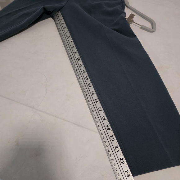 Ann Taylor The Taper Pants - Picture 10 of 10